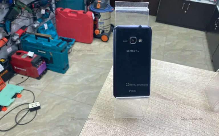 Samsung Galaxy J1 8Gb (2016)