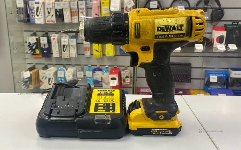 Аккумуляторная дрель-шуруповерт Dewalt DCD710