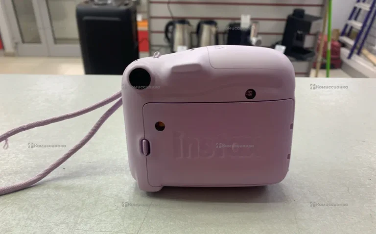 Фотоаппарат  мгновенной печати instax mini 11