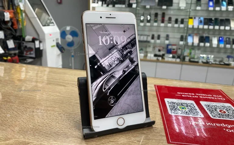 Apple iPhone 8 Plus 3/64 ГБ