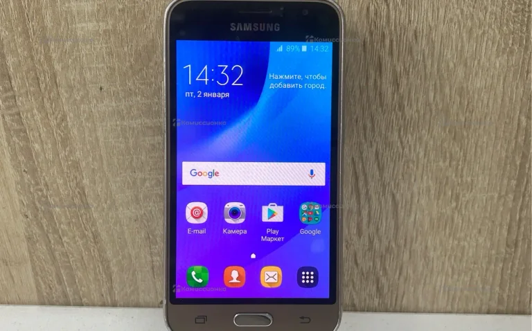 Samsung Galaxy J1 1/8 ГБ