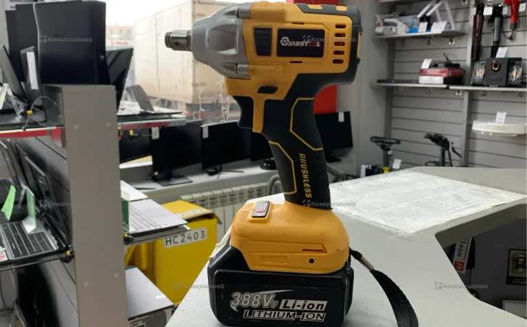 Гайковерт желтый