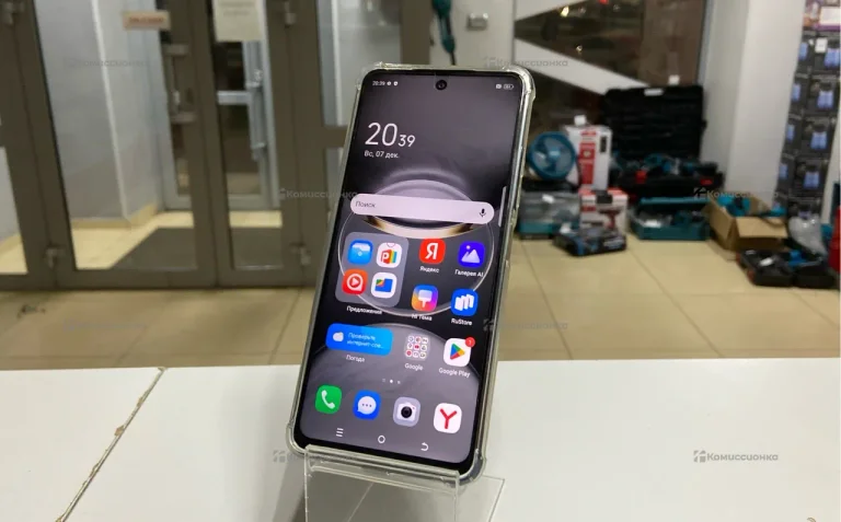 Tecno Spark 30 8/256 ГБ