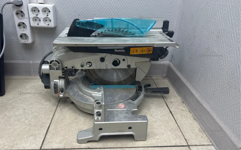 Комбинированная торцовочная пила makita LH1040F
