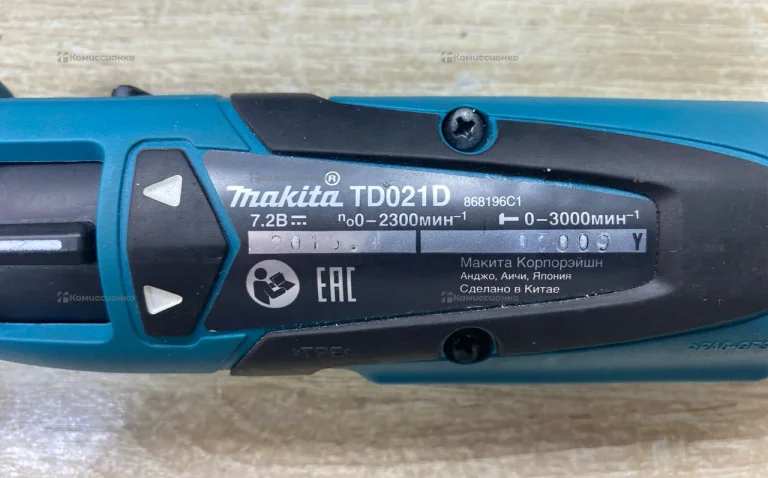 Аккумуляторная отвертка makita TD021DSE
