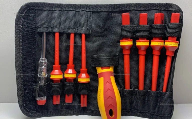 отвертка и тестер