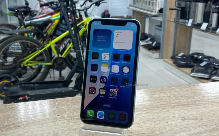 Apple iPhone 11 4/64 ГБ