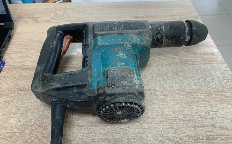 Перфоратор makita HR3000C