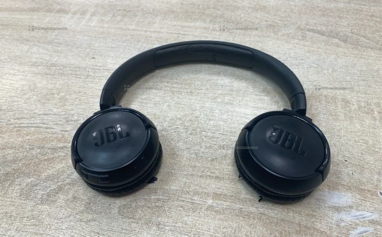 Наушники  JBL