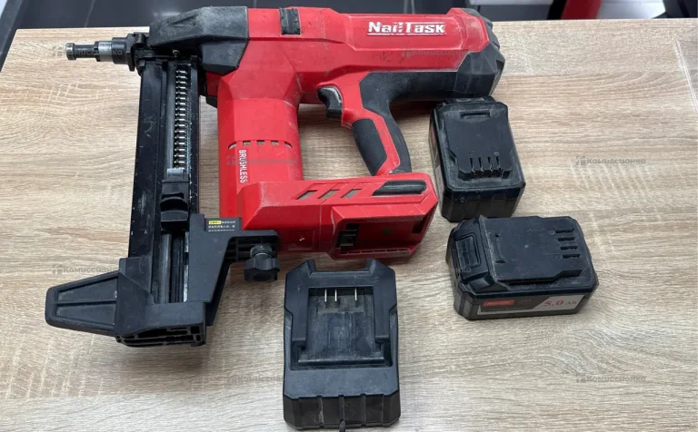 пистолет монтажный аккумуляторный DCCN100X2