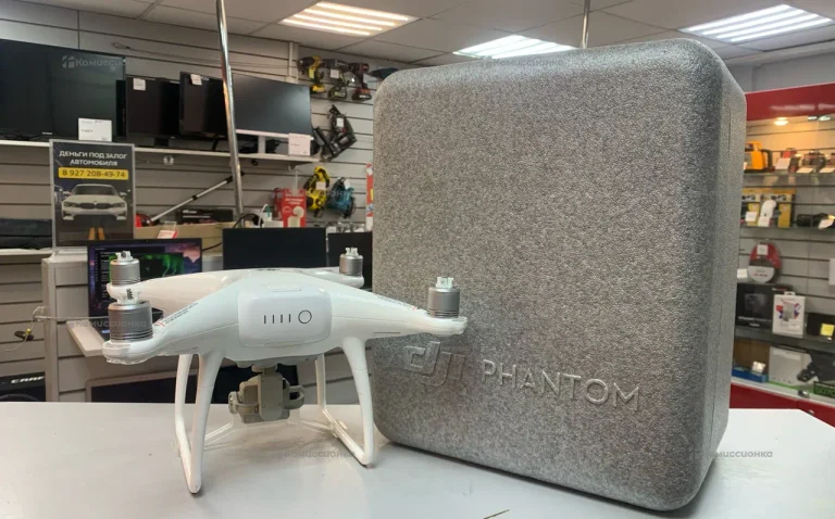 Квадрокоптер DJI Phantom 4 Advanced