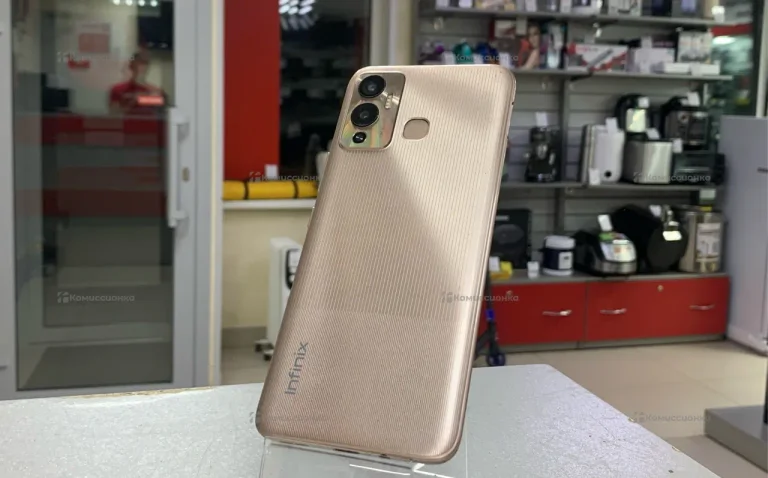 Infinix Hot 12 Play 4/64 ГБ.