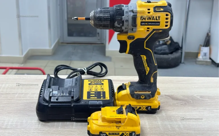 Дрель-Шуруповерт DeWalt DCD701
