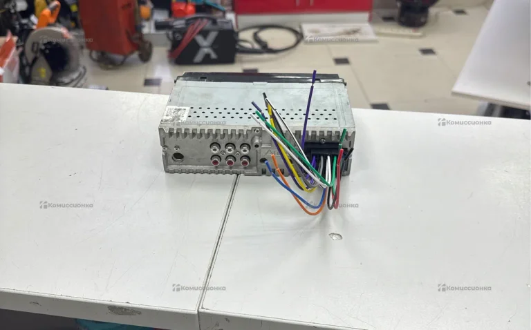 Автомагнитола  Aura Storm 525BT