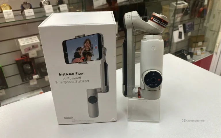 Стабилизатор Insta360 Flow