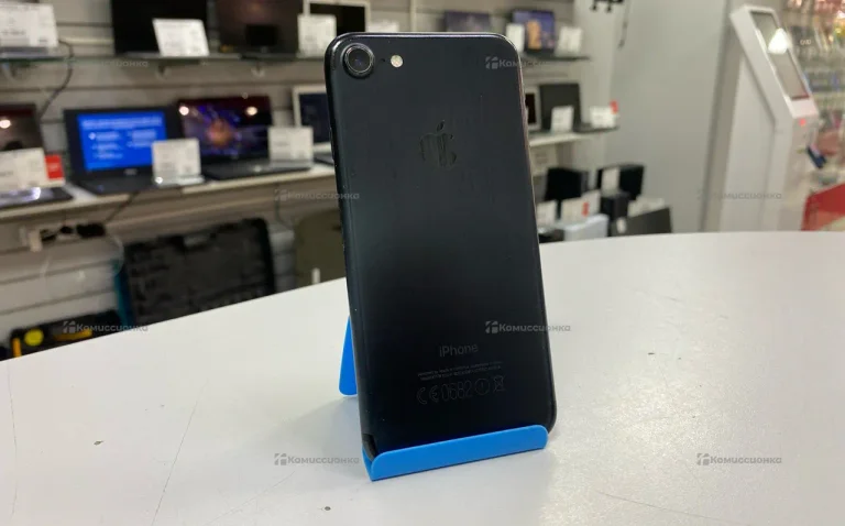 Телефон Apple iPhone 7 32Gb