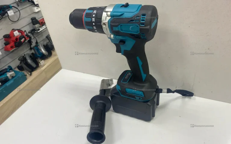 шуруповерт Makita ледоруб