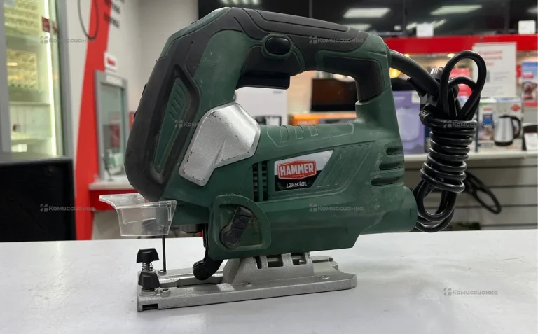 Электролобзик Hammer LZK930L