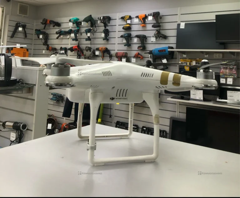 Квадрокоптер DJI Phantom 3