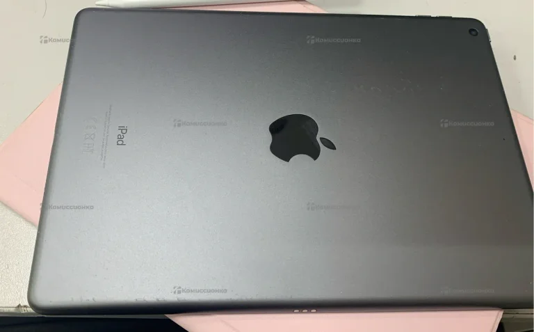 Планшет Apple iPad 7 поколения 32 GB Wi-Fi