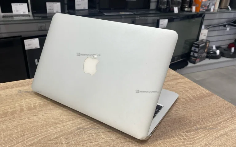 Ноутбук  MacBook 2011