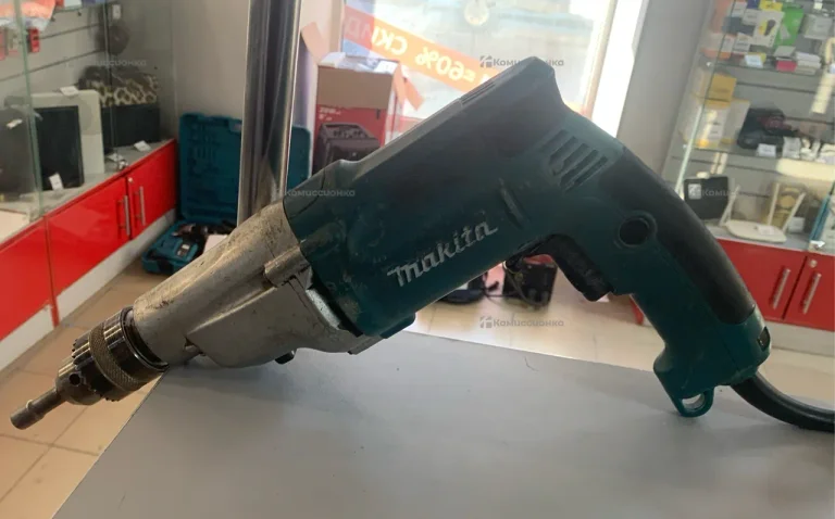 Дрель makita DP4010