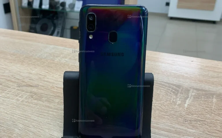 Samsung Galaxy A40 4/64 ГБ