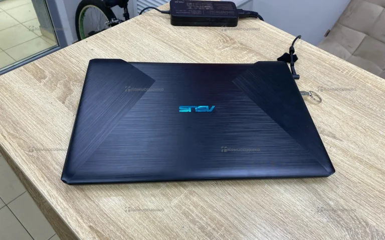 Ноутбук Asus M570D