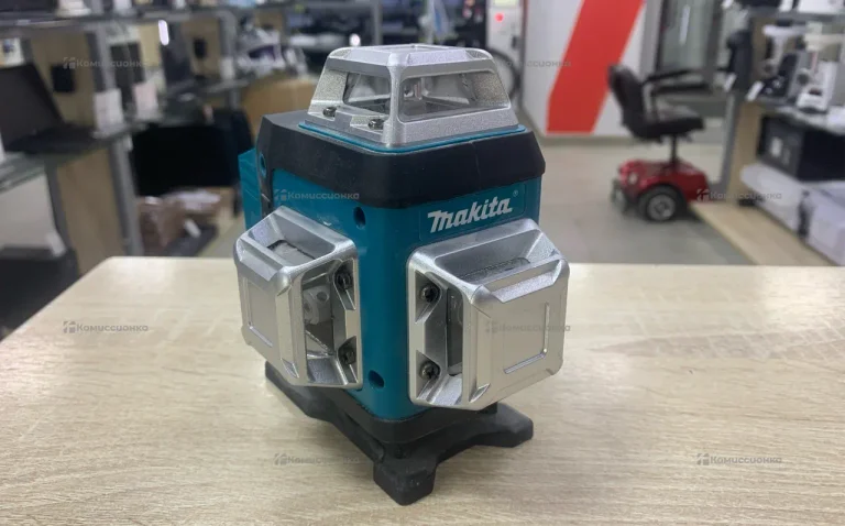 Лазерный уровень Makita 4D реплика