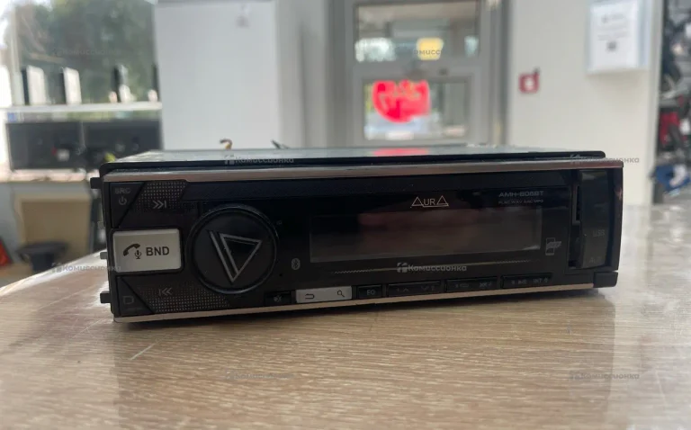 магнитола Aura AMH-605BT