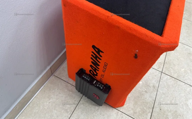 Субвуфер Piranha 12a с усилители Урал Молот