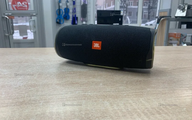 Колонка JBL charge 4