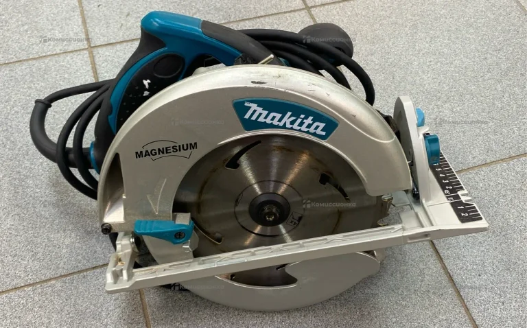 Дисковая пила Makita 5008MG