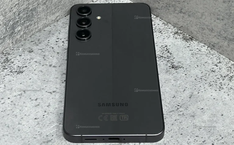 Samsung Galaxy S24 FE 8/256 ГБ