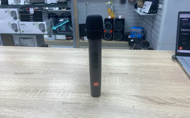 Микрофон JBL
