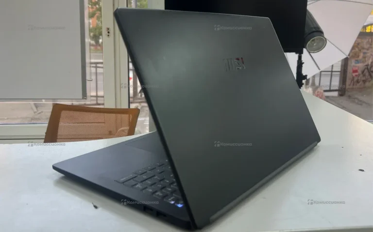 Ноутбук  MSI modern 15bm11m