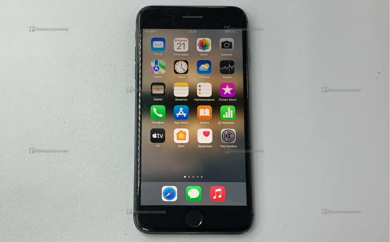 Apple iPhone 8 Plus 3/64 ГБ