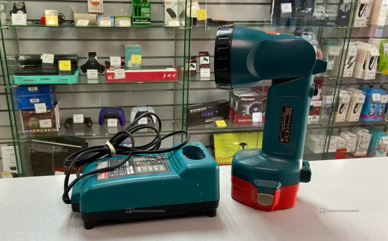 Фонарь ручной Makita ML140