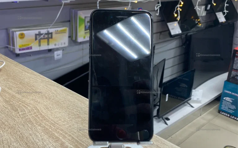 Apple iPhone 8 2/64 ГБ