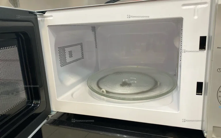 Микроволновая печь Midea MM720CPI-S