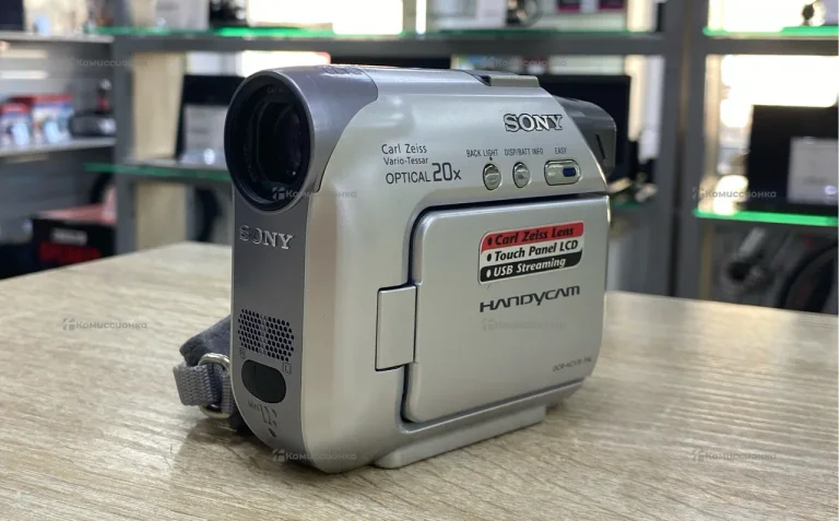 Видеокамера Sony DCR-HC17E 640x