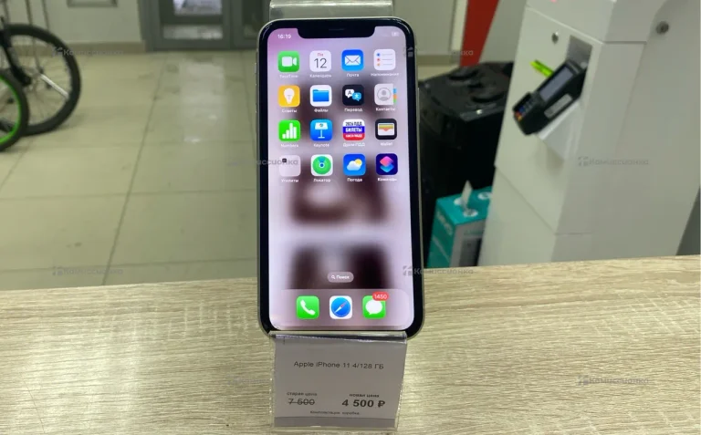 Apple iPhone 11 4/128 ГБ