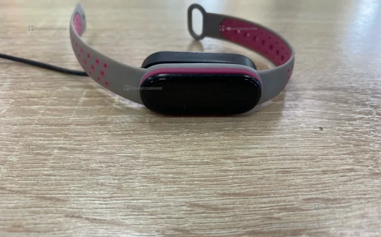 Часы  xiaomi mi band 4