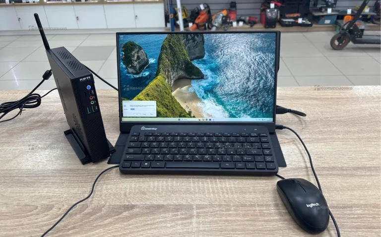 Системный блок  мини RDW COMPACT C1+ монитор