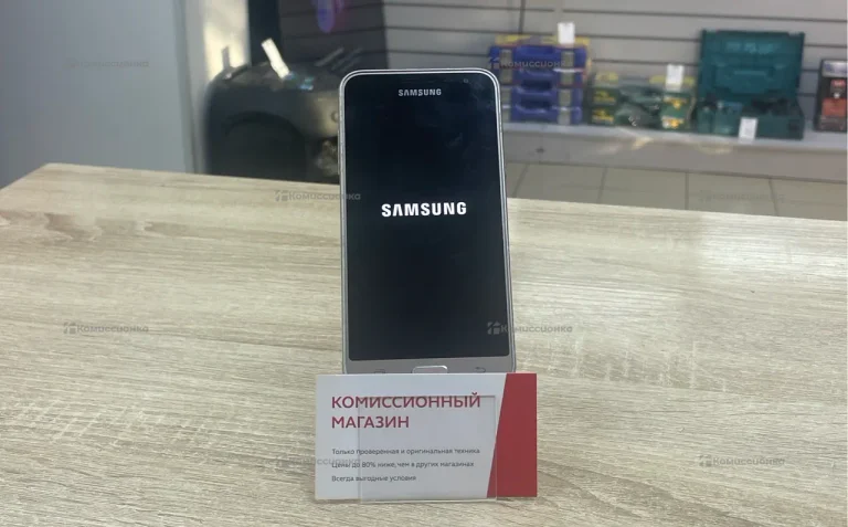 Samsung Galaxy J3 (2016) 2/16 ГБ
