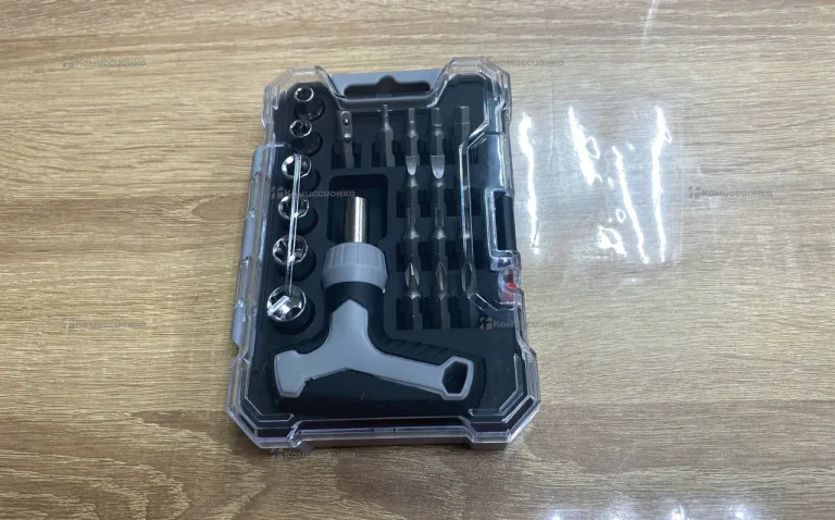 Набор бит и тор головок с рукояткой