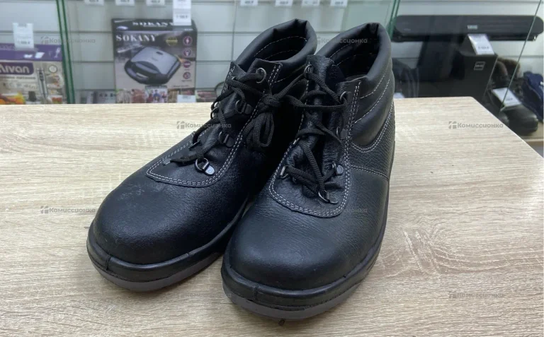 Ботинки 42 размер