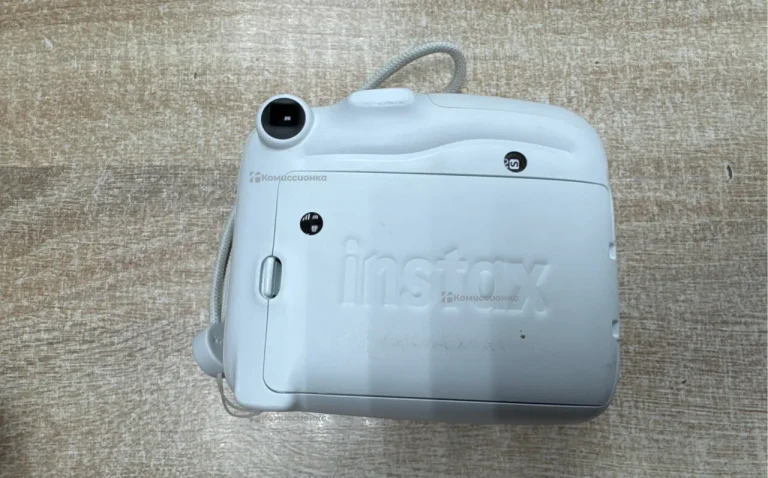 Фотоаппарат instax mini 11