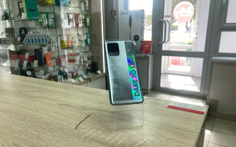 Realme RMX3085