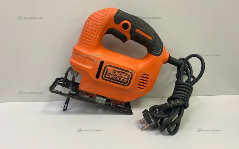 Электрический лобзик Black Decker KS501